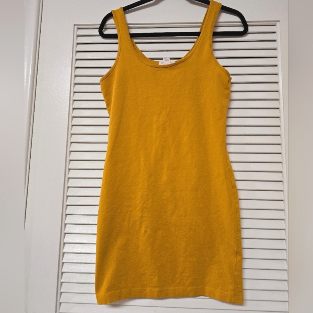 Forever 21 - Simple Gold Sleeveless Casual Dress